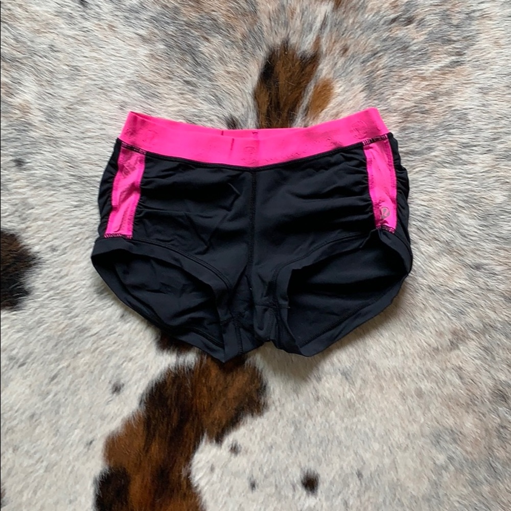 LuluLemon hot yoga shorts